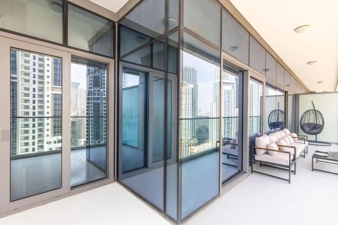 Burj Khalifa View With 5-Star Luxurious Amenities Apartment Dubai