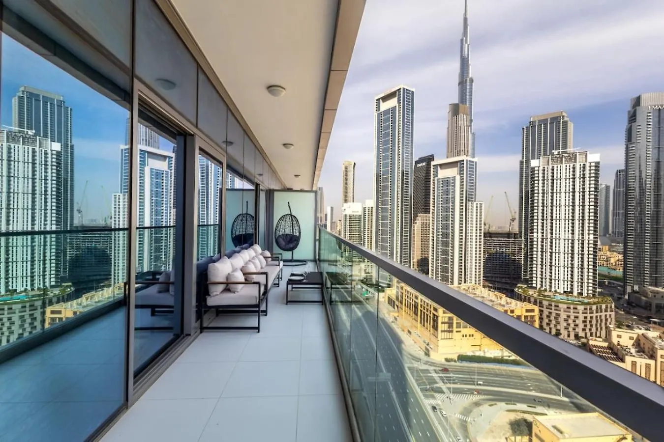 Burj Khalifa View With 5-Star Luxurious Amenities Apartment Dubai
