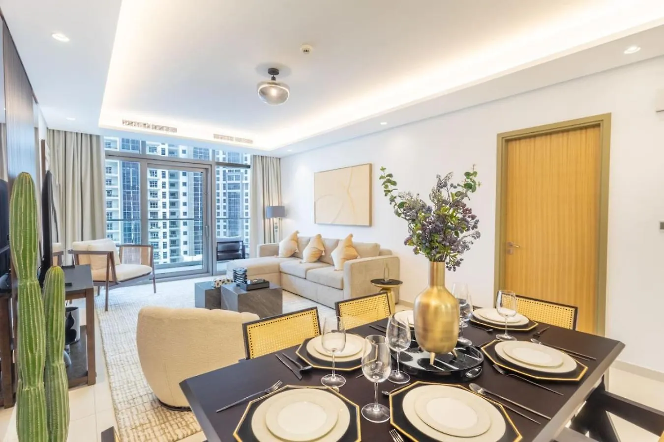 Burj Khalifa View With 5-Star Luxurious Amenities Apartment Dubai