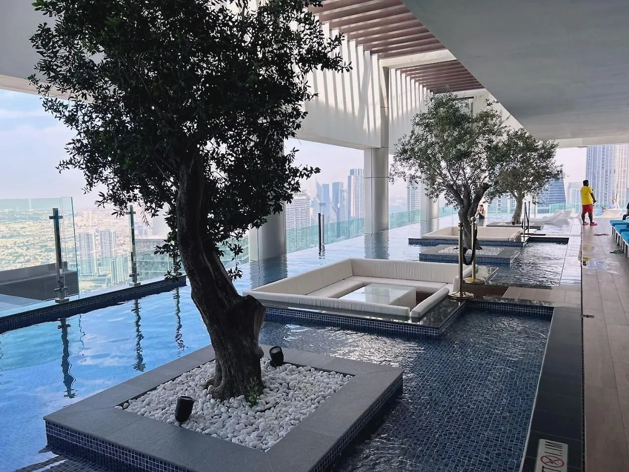 Burj Khalifa View With 5-Star Luxurious Amenities Apartment Dubai